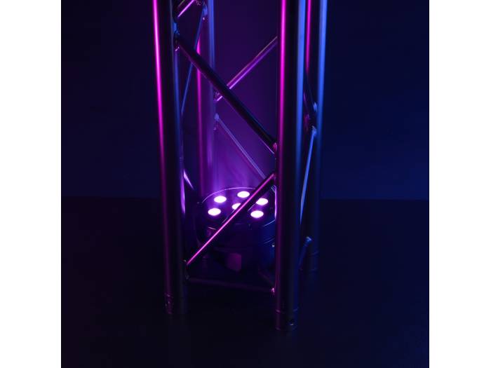 Cameo ROOT® PAR 6 SET 1 - Set compuesto por 4 x CLROOTPAR6 incluyendo un control remoto IR (CLPFLAT1REMOTE)